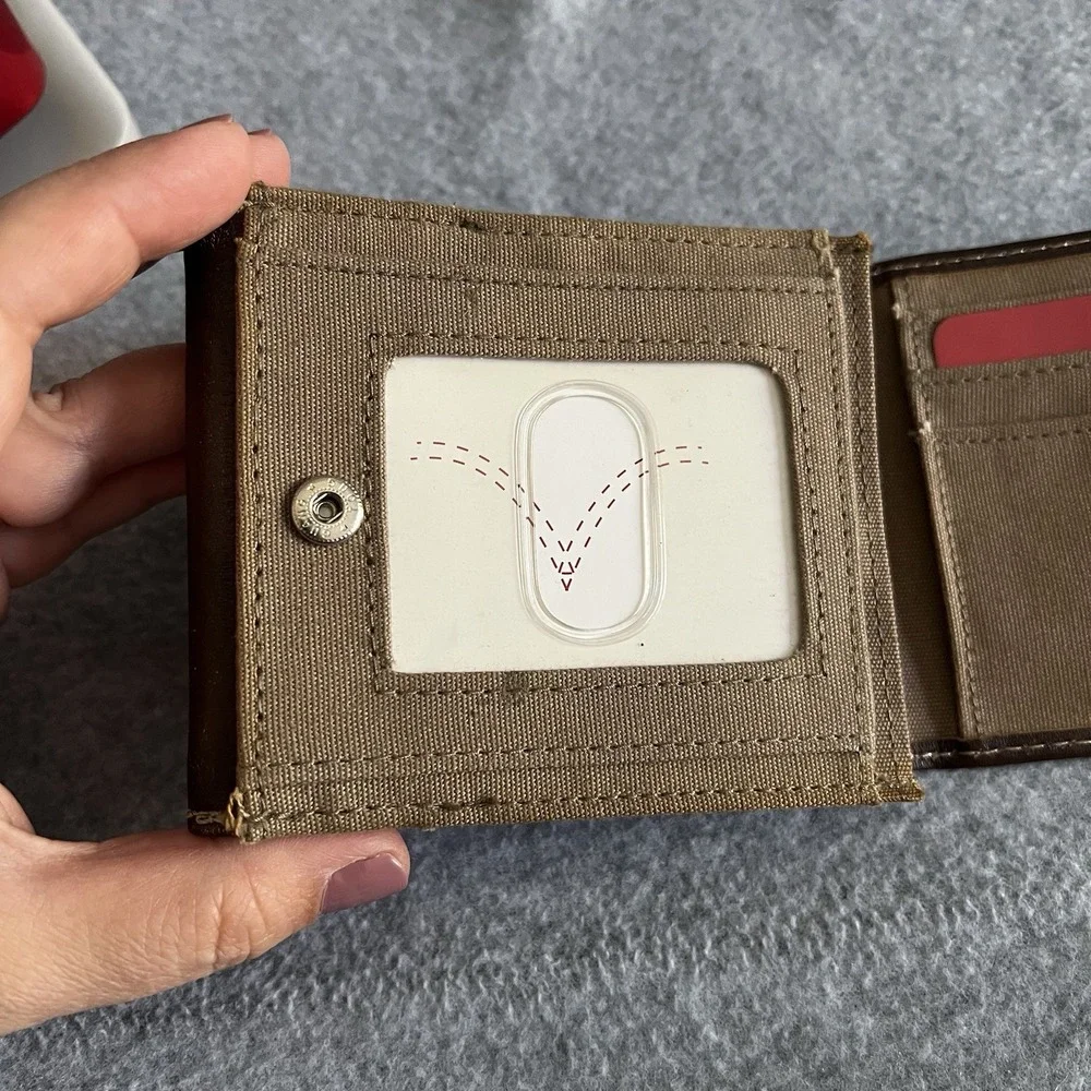 Levi's Brown Leather Trifold Wallet‎ Levi's Men's New Soft Leather 31LV2005 Gift